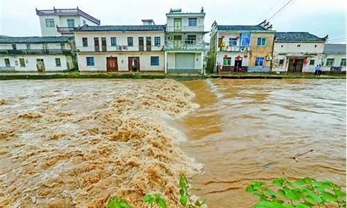 四川暴雨已致8人遇难是真的吗_四川暴雨